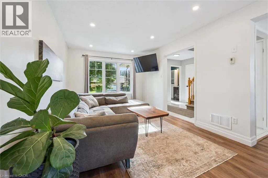 334 DANIEL CRES