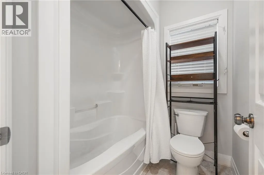 346 MOORLANDS Crescent