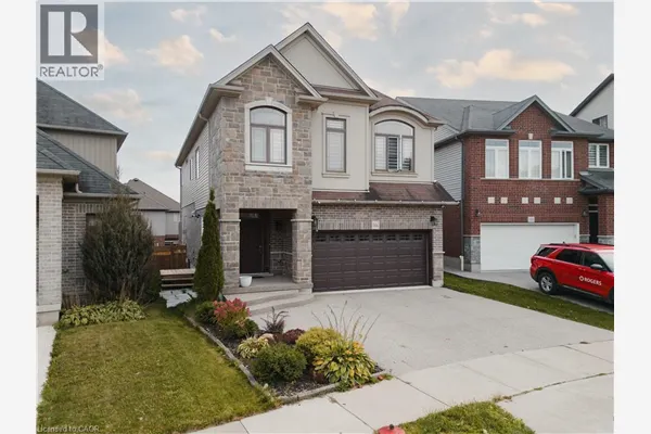 346 MOORLANDS Crescent