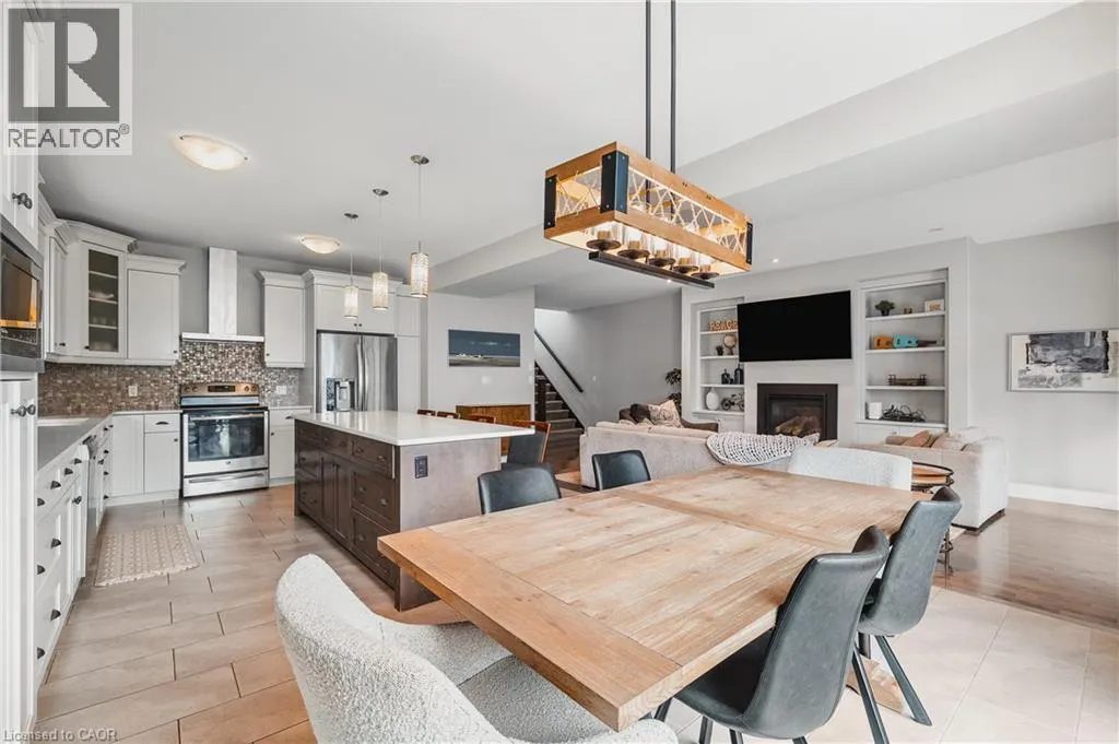 346 MOORLANDS Crescent