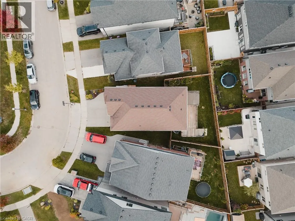 346 MOORLANDS Crescent