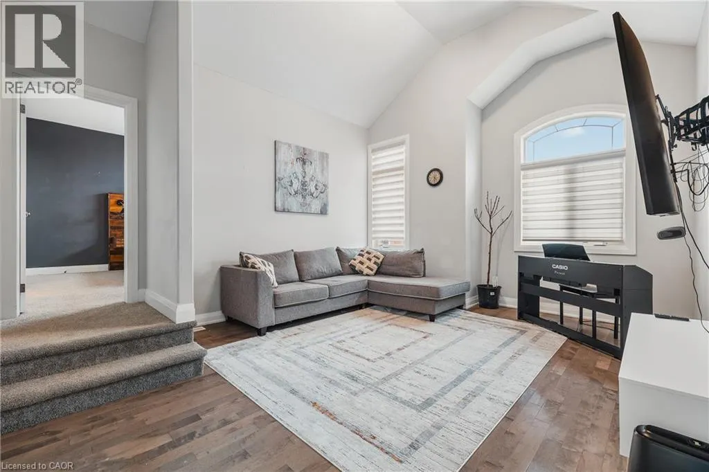 346 MOORLANDS Crescent