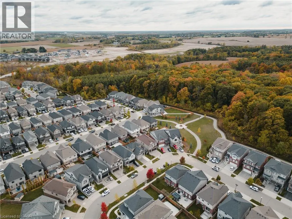 346 MOORLANDS Crescent