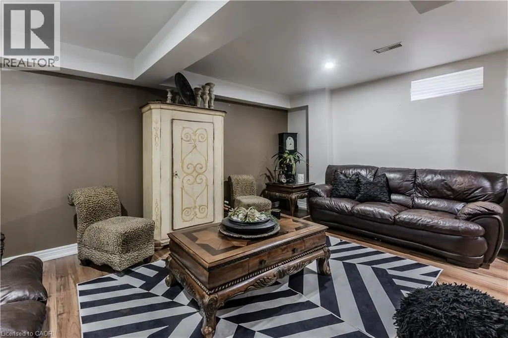 26 GRASSYPLAIN Drive