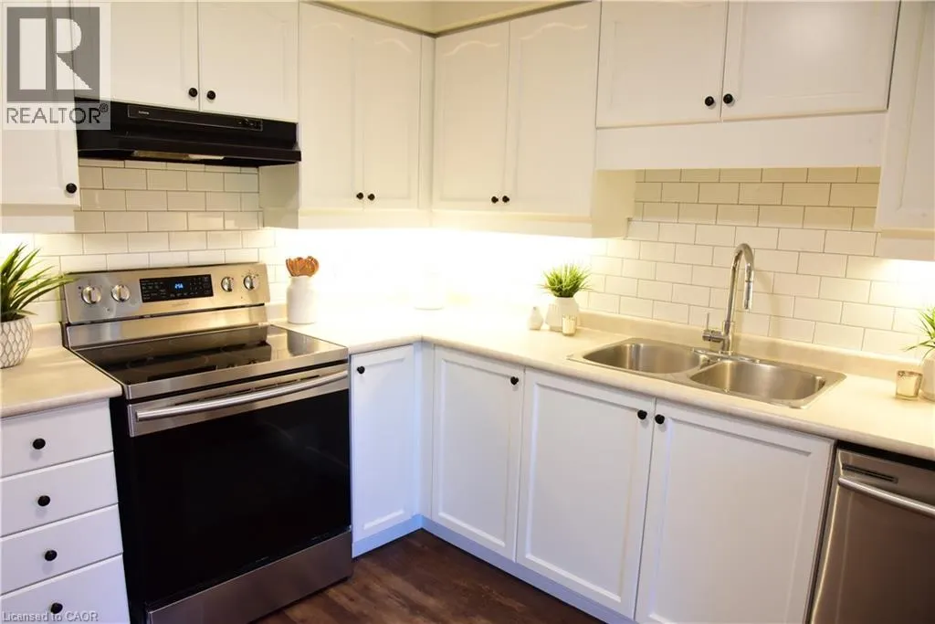 42 GREEN VALLEY Drive Unit# 19, #19