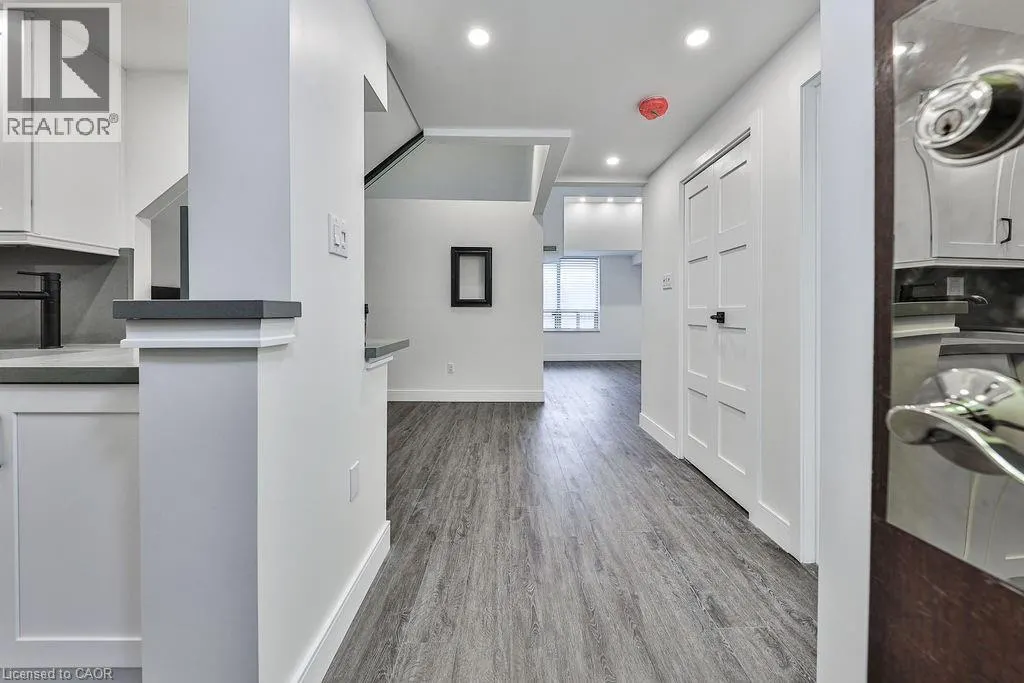 185 ROBINSON Street Unit# 405, #405
