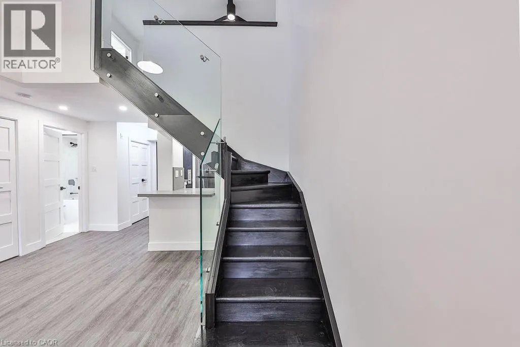 185 ROBINSON Street Unit# 405, #405