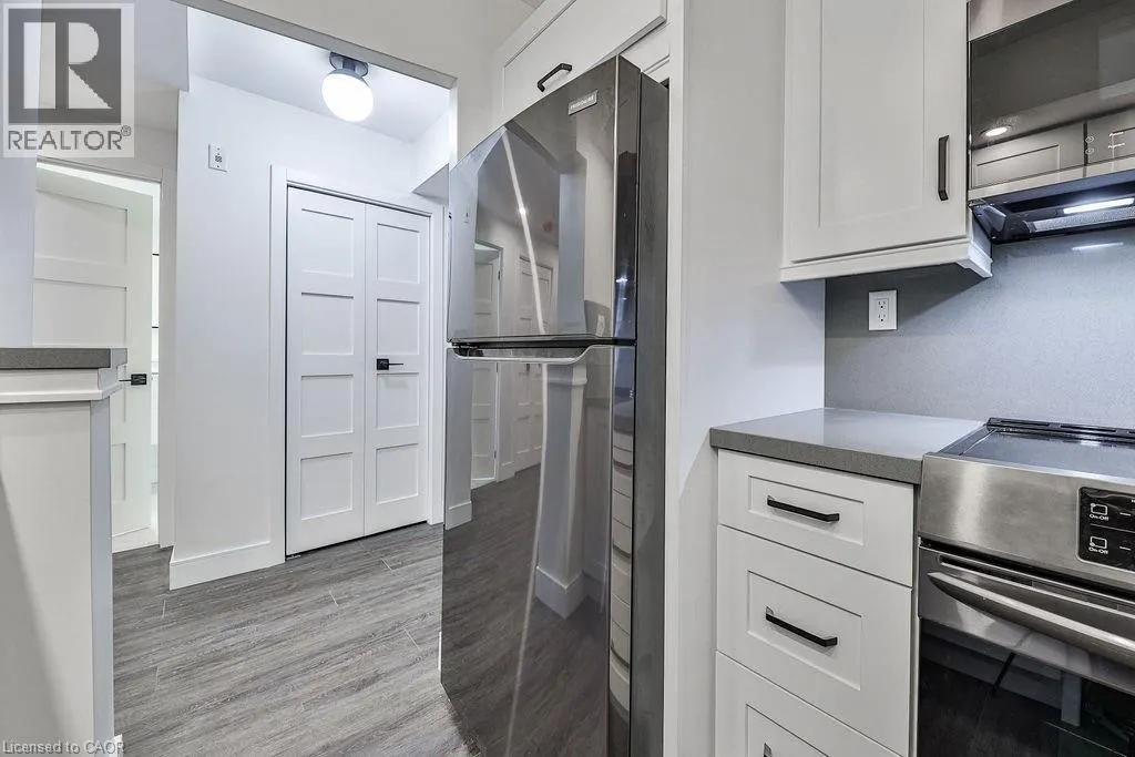 185 ROBINSON Street Unit# 405, #405
