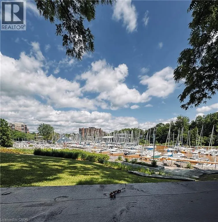 185 ROBINSON Street Unit# 405, #405