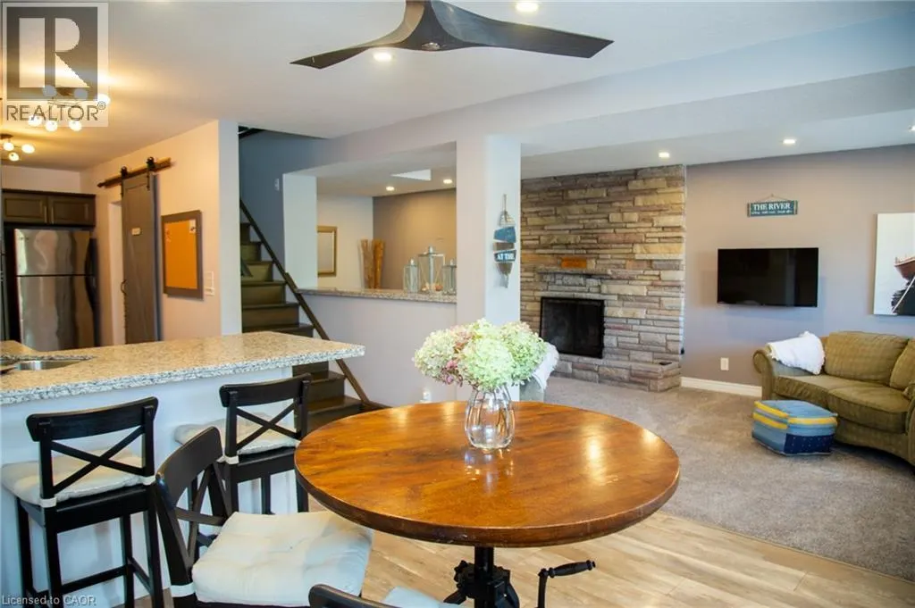 52 GRAND Street