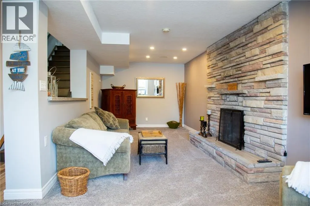 52 GRAND Street