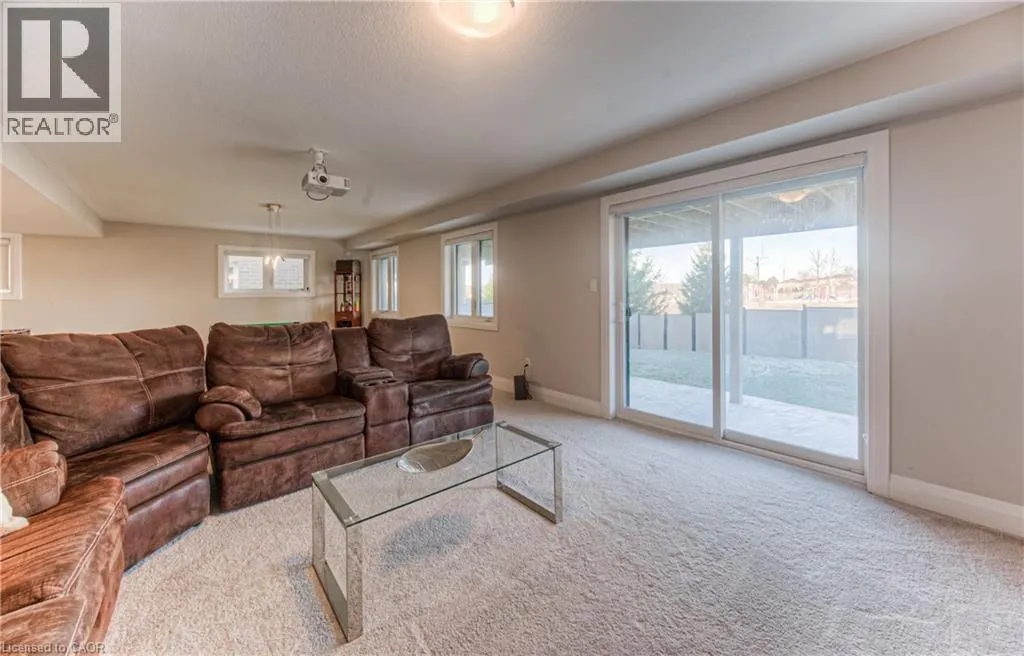 904 THOMAS PEDDER Court