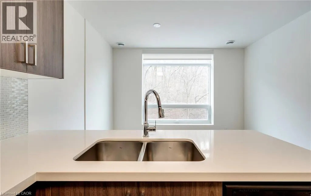 479 CHARLTON Avenue E Unit# 102, #102