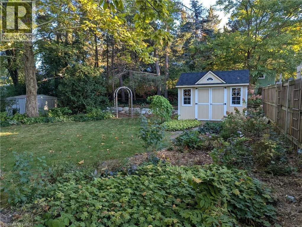 110 ELLIS Crescent S