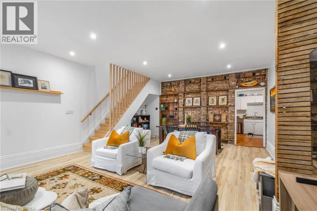 142 ELGIN Street