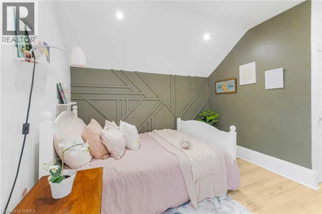 142 ELGIN Street