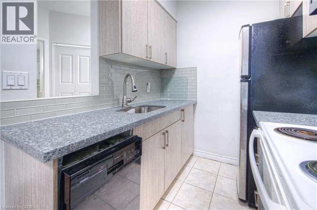 101 QUEEN Street S Unit# 102, #102