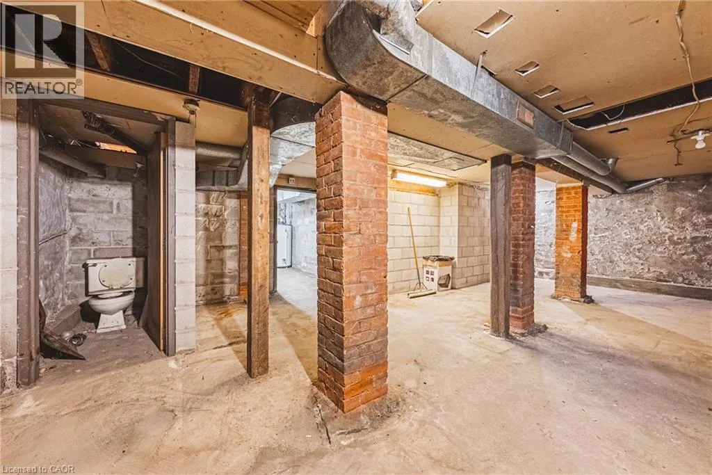 120 CATHARINE Street S