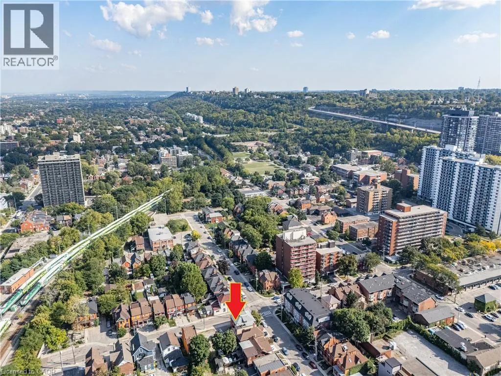 120 CATHARINE Street S