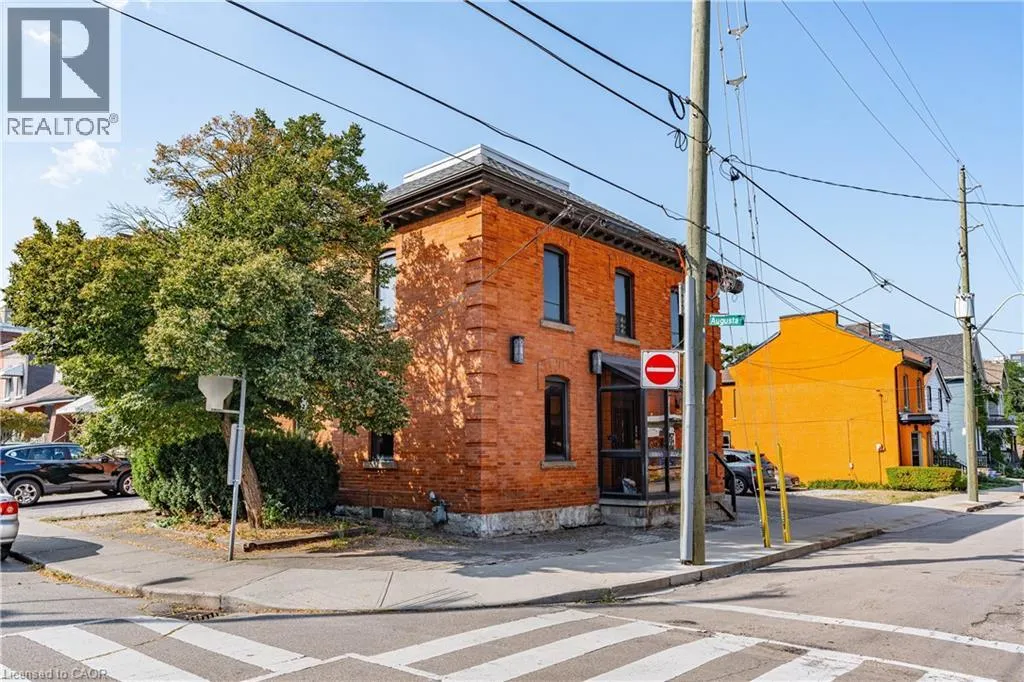 120 CATHARINE Street S