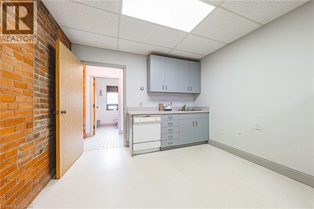 120 CATHARINE Street S