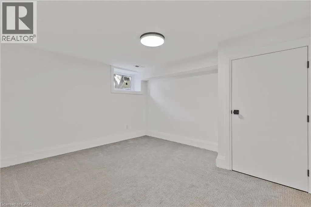 2073 MAPLEWOOD Drive