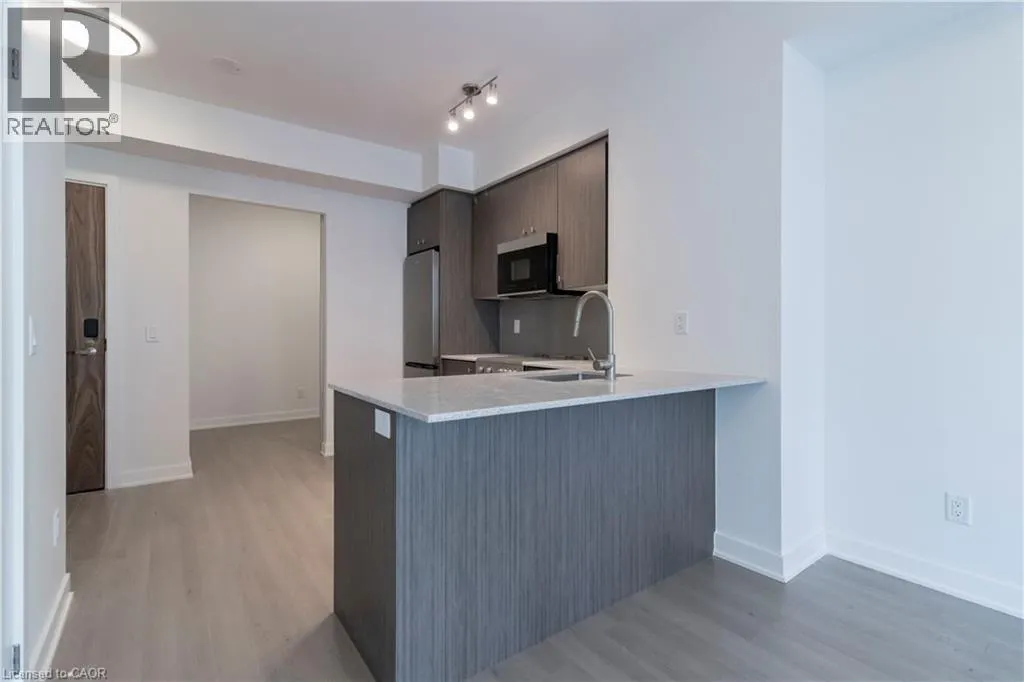 25 WELLINGTON Street S Unit# 909, #909