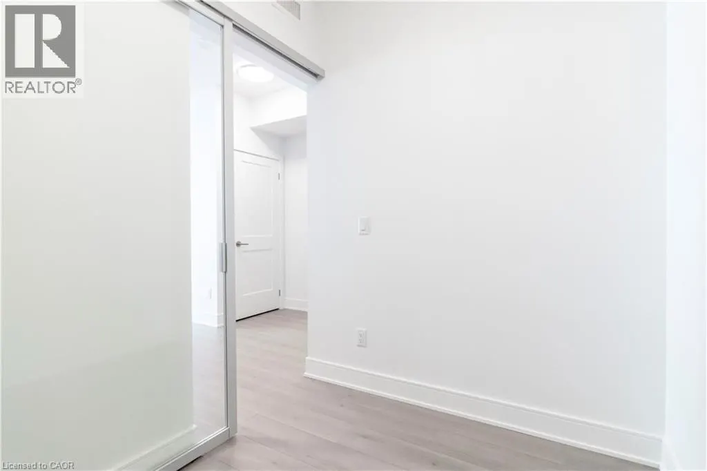 25 WELLINGTON Street S Unit# 909, #909