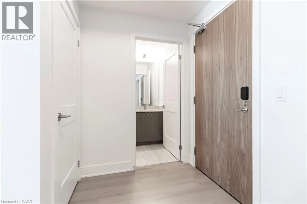 25 WELLINGTON Street S Unit# 909, #909