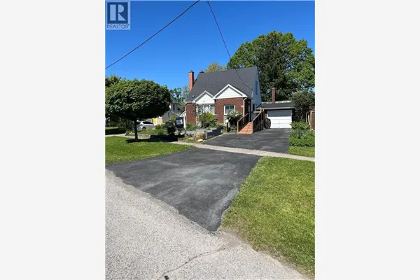 18 FLANDERS Avenue