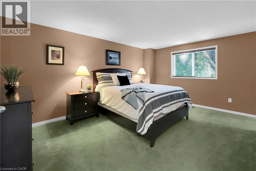 15 HEDGELAWN Drive