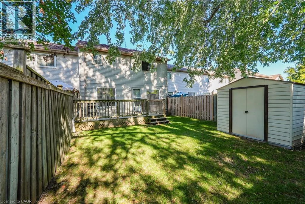 15 HEDGELAWN Drive