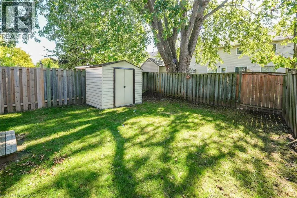 15 HEDGELAWN Drive