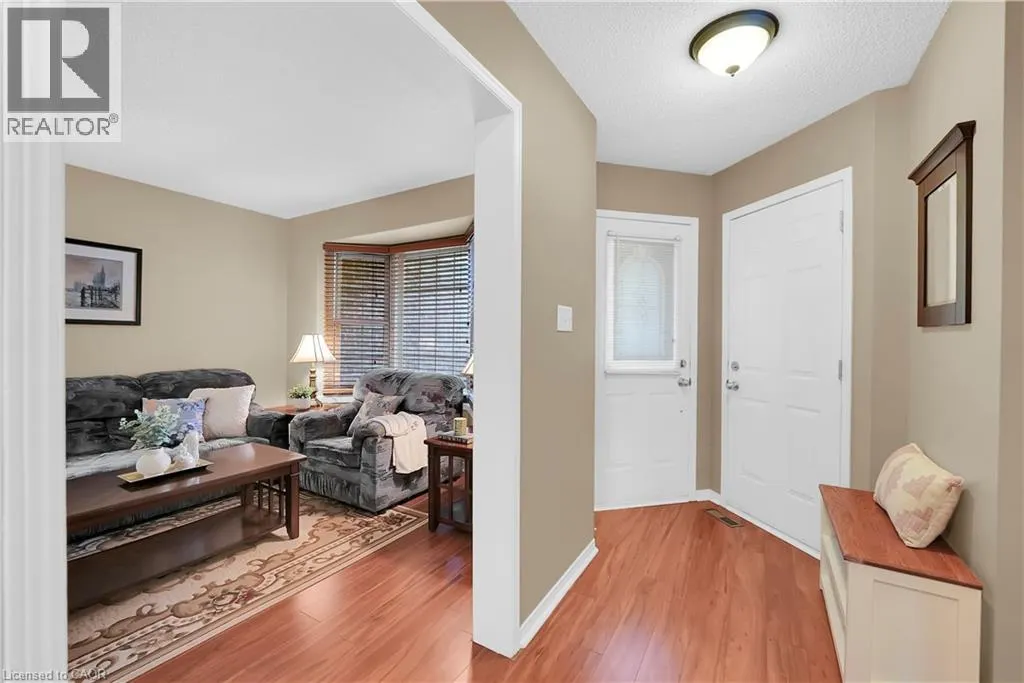 15 HEDGELAWN Drive