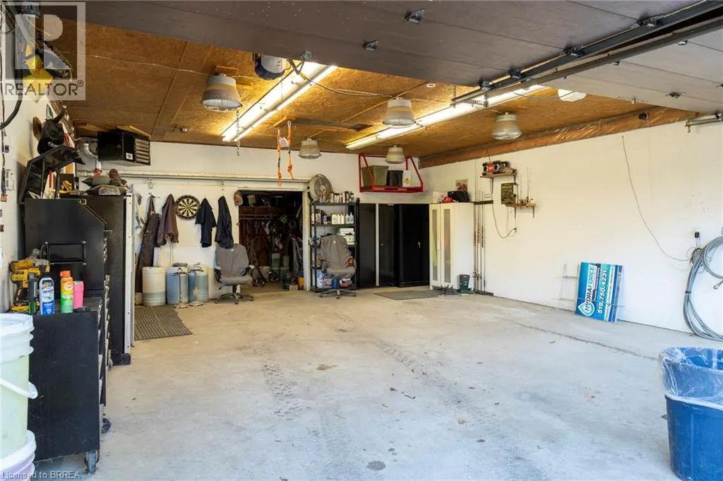 976 MCDOWELL Road E