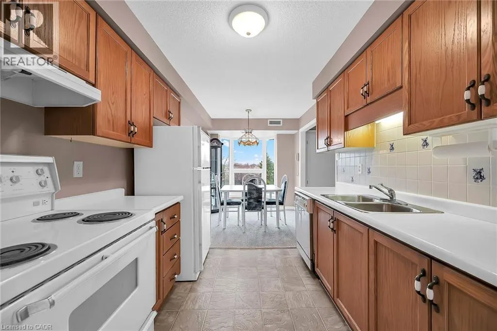 416 LIMERIDGE Road E Unit# 309, #309