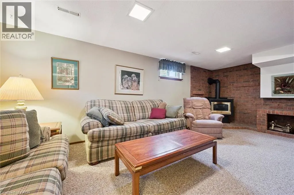 61 SANDSPRINGS Crescent
