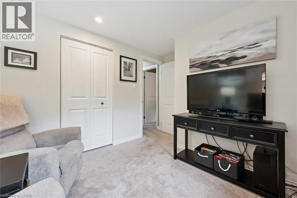 61 SANDSPRINGS Crescent