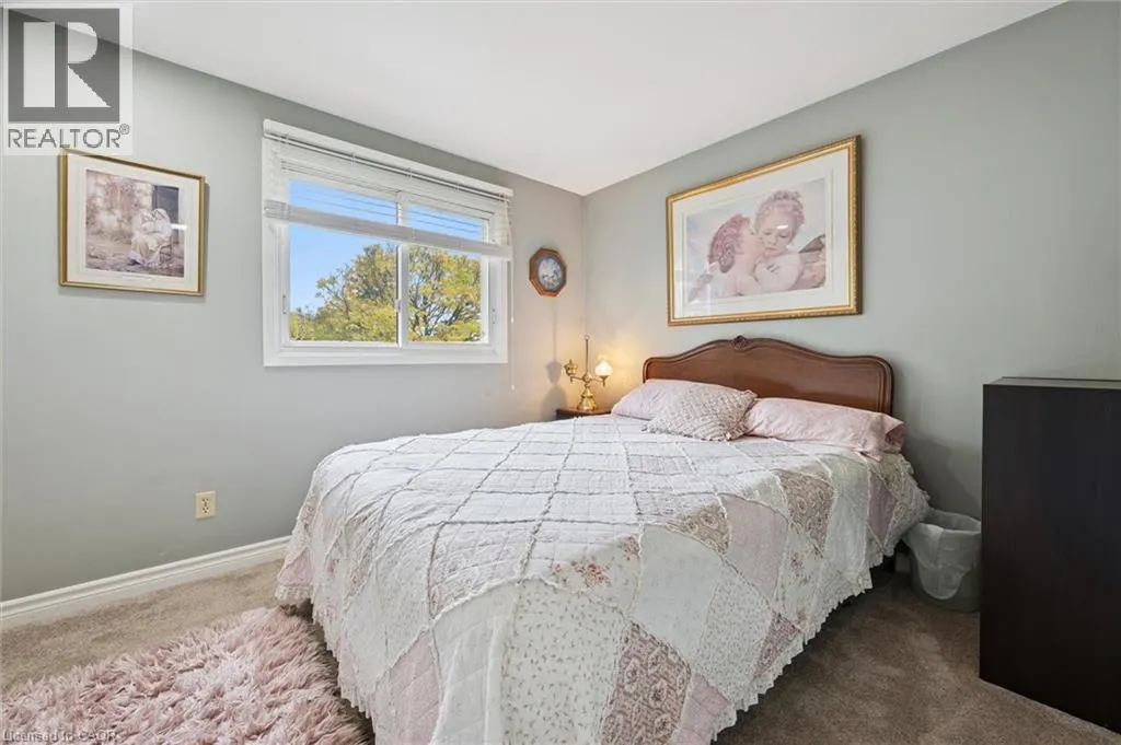 61 SANDSPRINGS Crescent