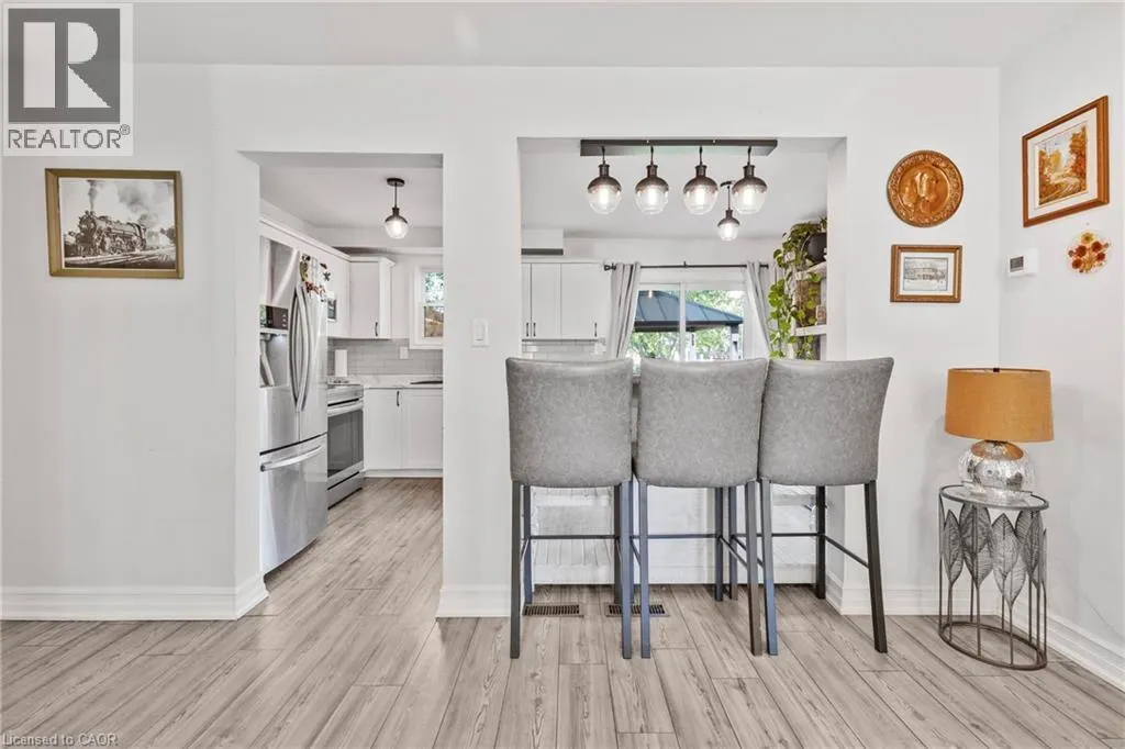117 GRAYSTONE Crescent