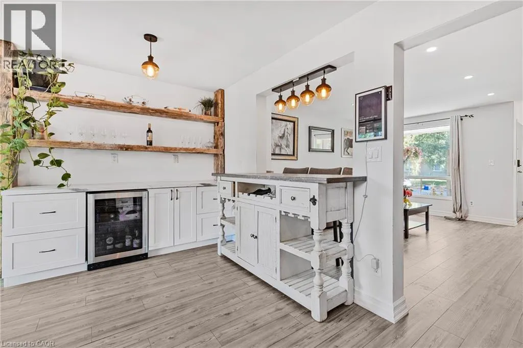 117 GRAYSTONE Crescent