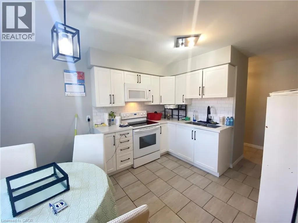 163 CHANDLER Drive Unit# 11, #11