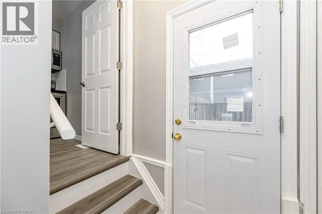 111 CHALMERS Street S