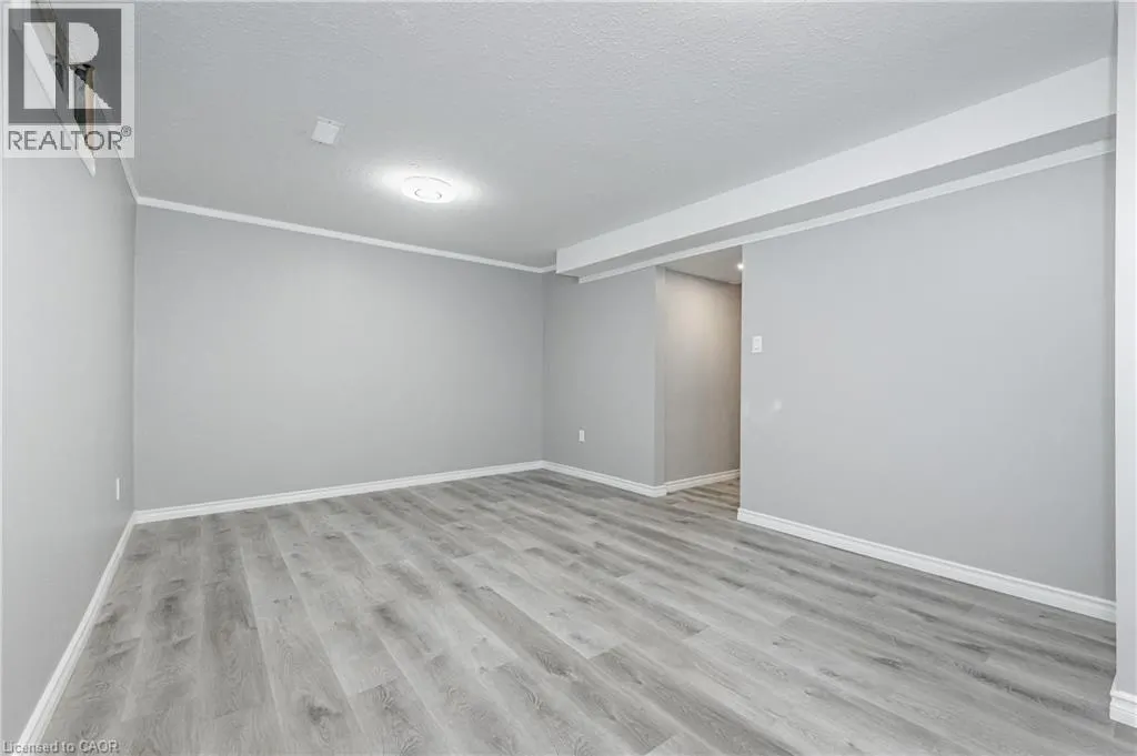 111 CHALMERS Street S