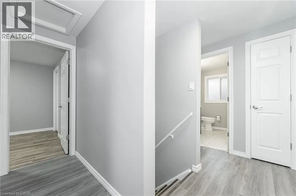 111 CHALMERS Street S