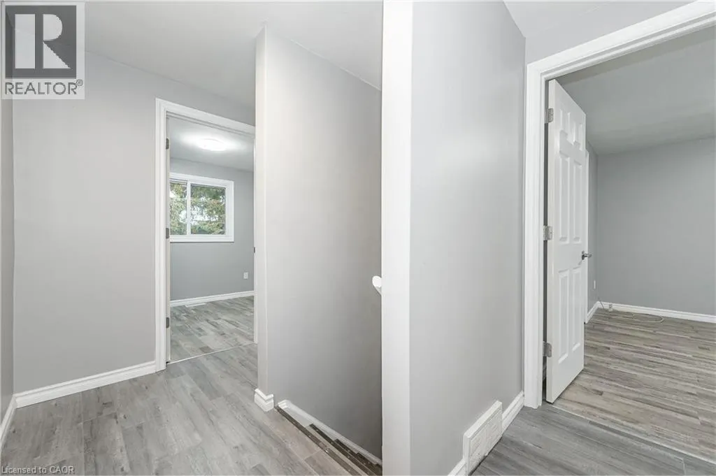 111 CHALMERS Street S