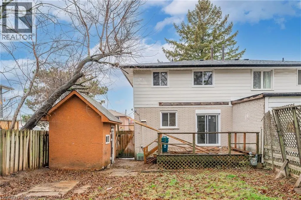 111 CHALMERS Street S