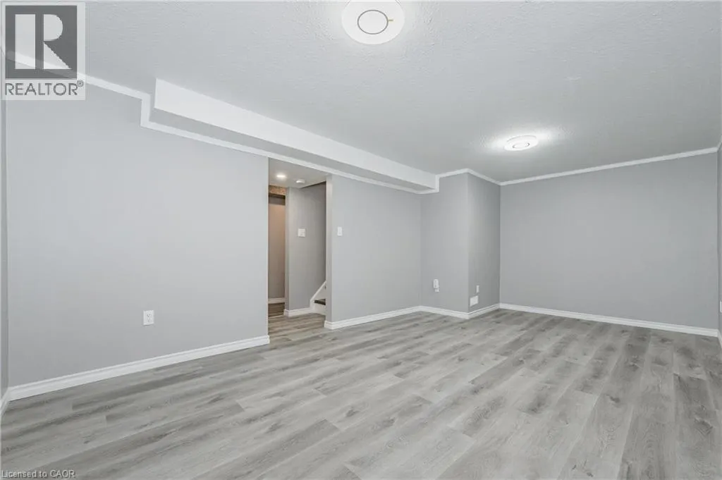 111 CHALMERS Street S