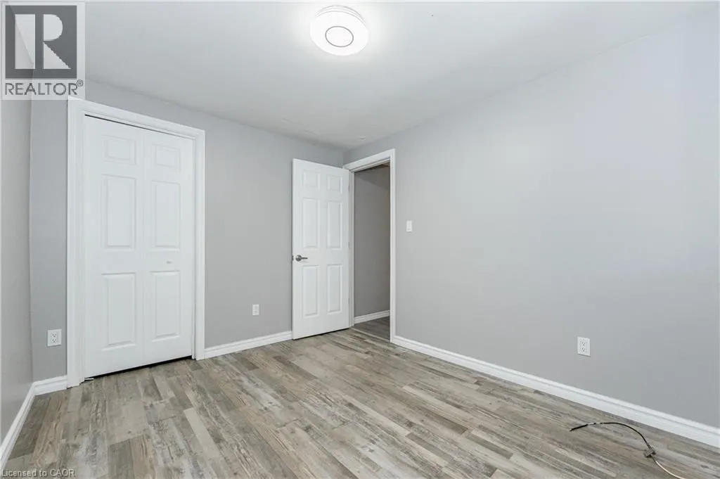 111 CHALMERS Street S