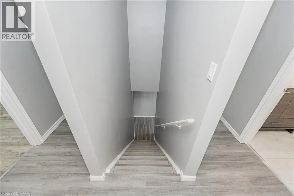 111 CHALMERS Street S